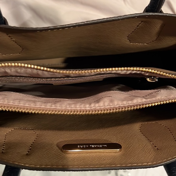 Navy Micheal Kors tote handbag - Picture 7 of 10